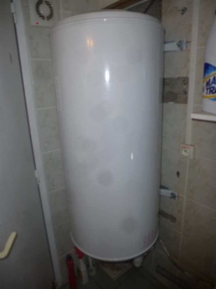 Chauffe-eau électrique photographié par Ça Coule de Source